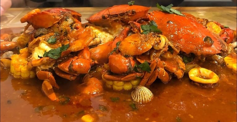 Savor the Sea in Cilacap's Heart: Feo Seafood